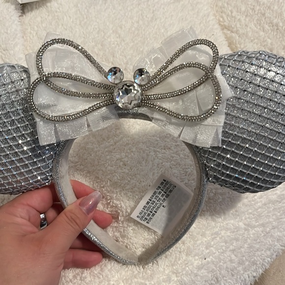Disney Holiday Dazzling Gem Minnie Ears - Picture 2 of 6